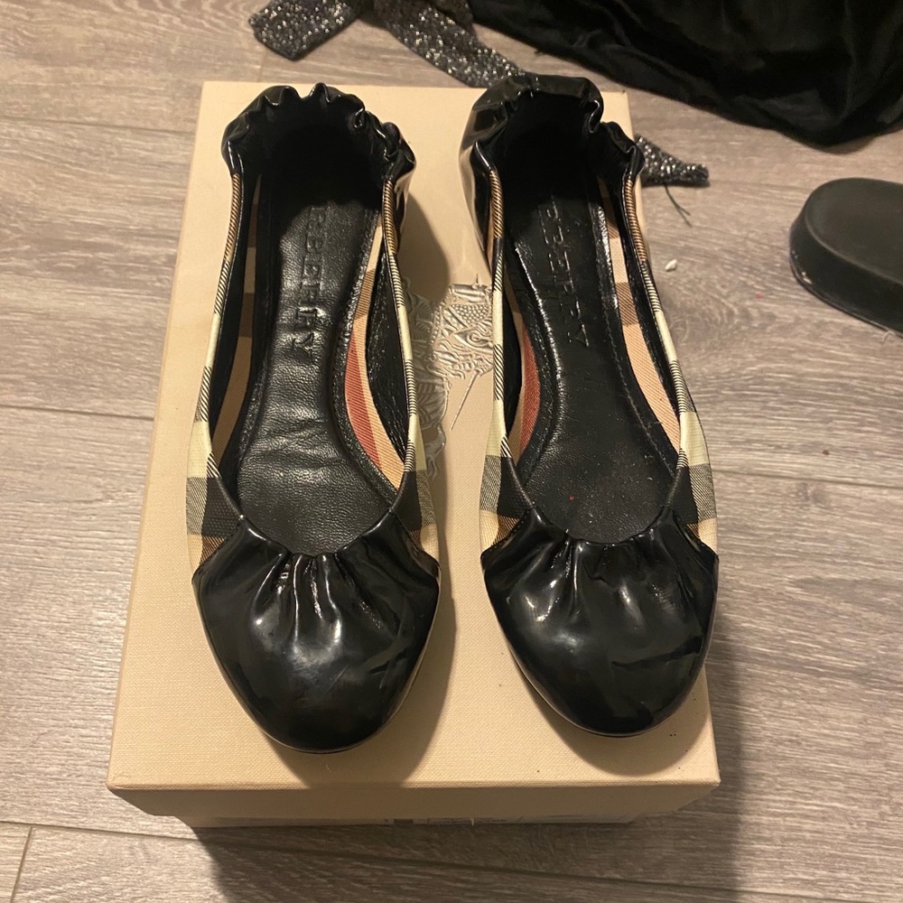 Burberry flats